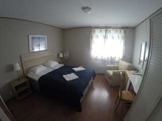 Мотели Viking Motel Ханко Двухместный номер с 1 кроватью и общей ванной комнатой-2