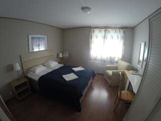 Мотели Viking Motel Ханко Двухместный номер с 1 кроватью и общей ванной комнатой-7